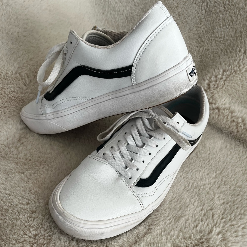 Men’s Vans Custom Comfy Cush size 9.5